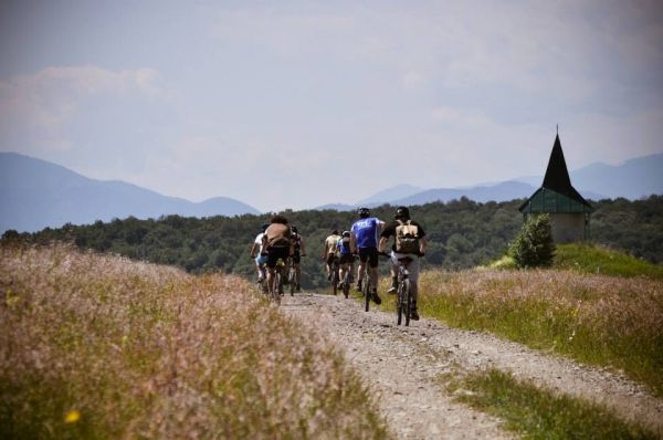 Tura in Natura de-a lungul liniei Mocanitei de pe Valea Hartibaciului