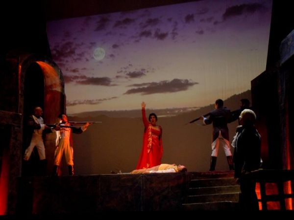 "Tosca" deschide stagiunea aniversară a Operei Brașov!