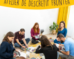 Atelier de descrețit fruntea – grup pentru adulți