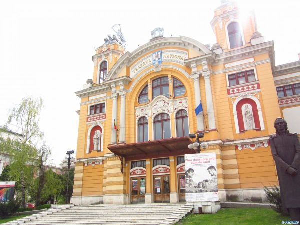 LUNGUL DRUM AL ZILEI CĂTRE NOAPTE | Spectacol